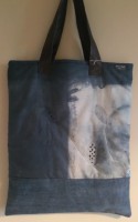 Blaue Tote
